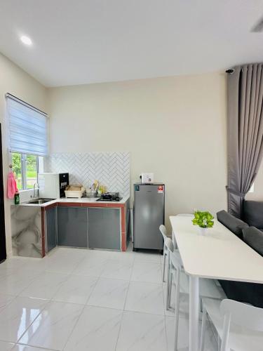 Laman Kota Pool Homestay in 亞恩