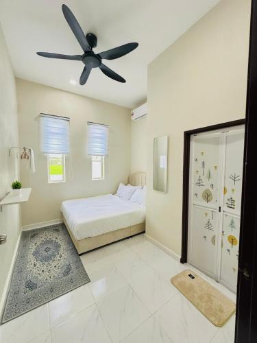 Laman Kota Pool Homestay in 亞恩