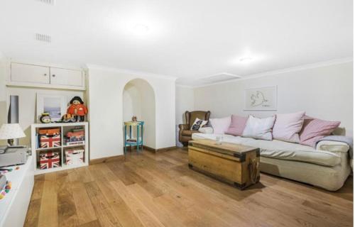 Northmill Cottage - Charming 2 bed residential property with courtyard in Easebourne