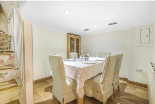 Northmill Cottage - Charming 2 bed residential property with courtyard in Easebourne