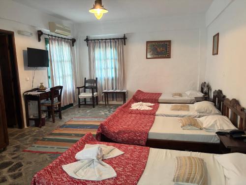 4 twin beds