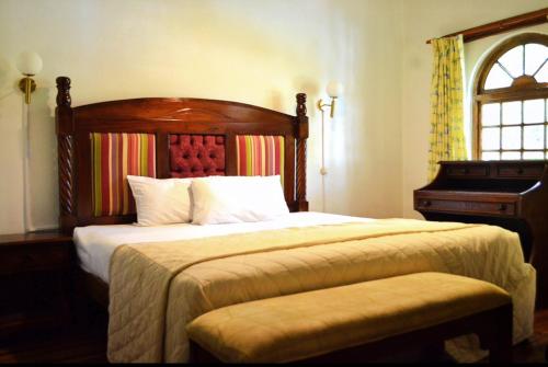 Kariba Kariba in Mandeville