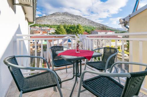 Apartment Nina - Location saisonnière - Starigrad-Paklenica