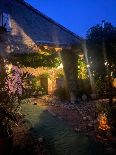 Suite familiale Namaste in Champdeniers-Saint-Denis
