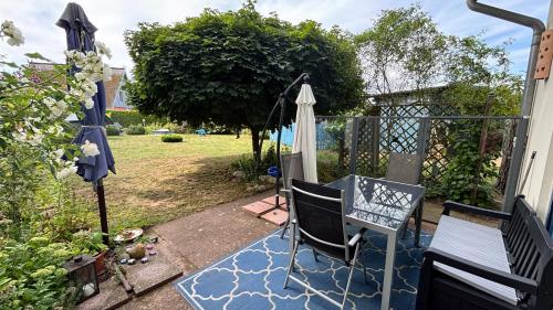 Frisch Saniert Ferienhaus Achterland - Strand, Sauna, Kamin, WLAN und ein großer Garten in Kamminke