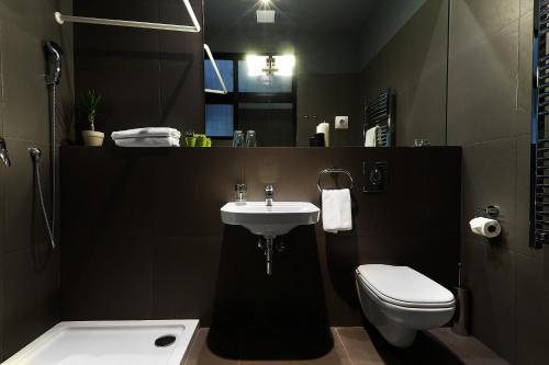 Bathroom, The Magazine Hotel and Apartments in City Center - Belváros