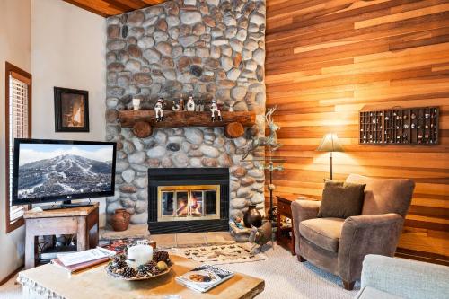 Serene Location, 2min to Deer Valley, 3BR townhome! Perfect for Ski & Summer Adventures!