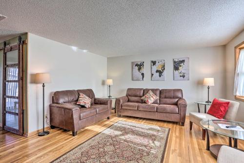 Rapid City Home - Walk to Canyon Lake Park