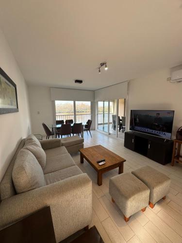Shared lounge/TV area, Isla privada - 2 dorm - Playa - Piscina - Parrilla in Tigre