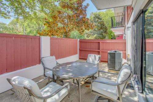 Charming Myrtle Beach Townhome Walk to Beach in Myrtle Beach, Vereinigte Staaten von Amerika