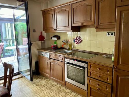 Spacious 3BR House with 2 Parking Spaces & Garden, Nürnberg (Foto 10)