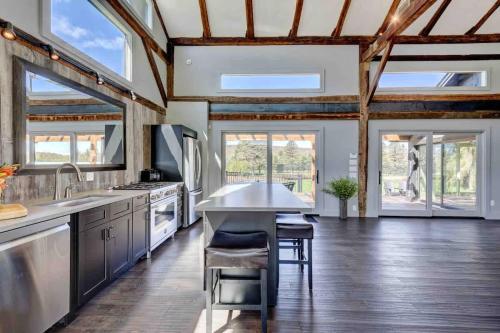 Longpond Cellars and Farms 40Acre Estate in เลควิล (คอนเนคติคัท)