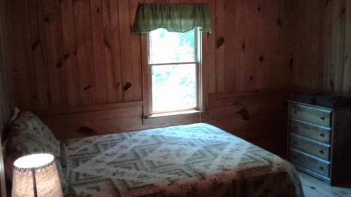 Five Points Lake Hamilton Cabin F