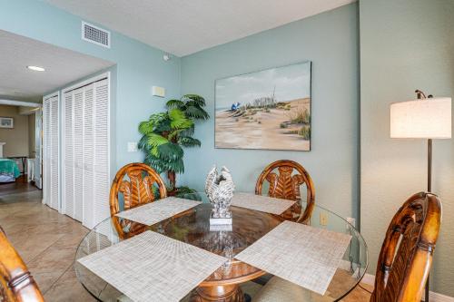 Coastal Condo with Pool, Walk to Clearwater Beach! in Clearwater Beach, USA