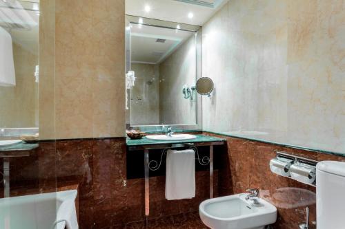 Hotel Azofra - image 2