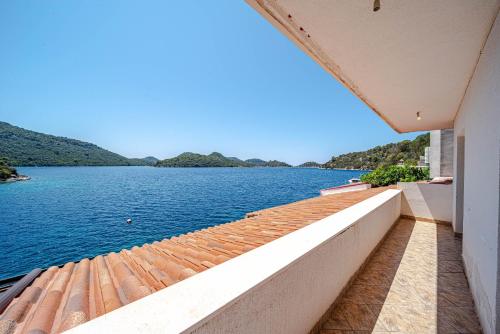 ระเบียง/ชานเรือน, Apartments by the sea Pasadur, Lastovo - 8391 in ลาสโตโว
