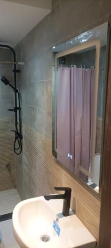 Modern Studio in Kenitra Center Netflix & IPTV, Kenitra (foto 6)