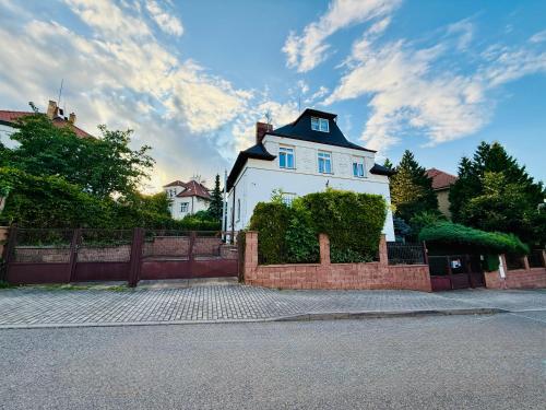 Family Villa Hanspaulka, Praga
