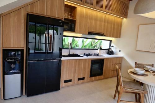NEW! 2BR Villa on the edge of Berawa Beach Canggu 여행 추천 - 로드트립