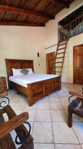 Los Abuelos Mulua Reu House in Retalhuleu