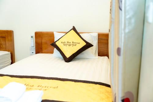 1 queen bed, 1 double bed