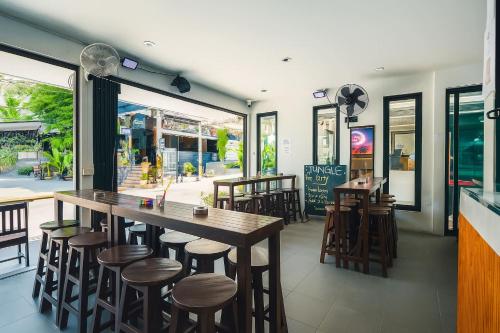Eclipse Hostel and Bar 3