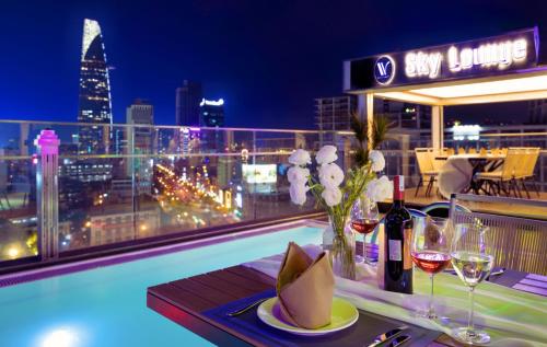 Bar/lounge, Winsuites Saigon Hotel in District 1