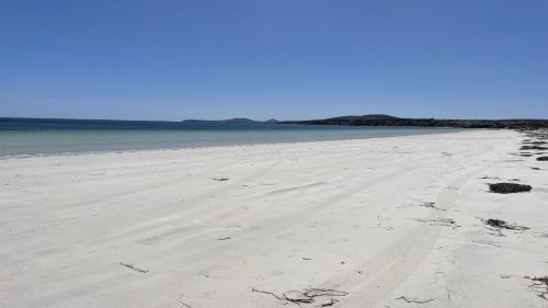 Iekārtas, Little Douglas Holiday Shack - A Rare Opportunity To Rent A Property In This Idyllic Coastal Communi in Mount Dutton Bay