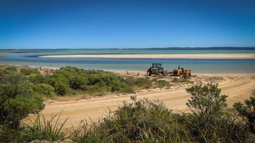 Iekārtas, Little Douglas Holiday Shack - A Rare Opportunity To Rent A Property In This Idyllic Coastal Communi in Mount Dutton Bay