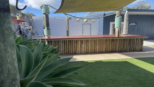 Létesítmények, Off The Net - New Listing - Esplanade Property With Views Of The Channel in Coffin Bay