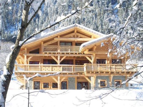 Chalet spacieux à Châtel pour 14 personnes avec balcon et sauna - FR-1-676-226 - Location, gîte - Châtel