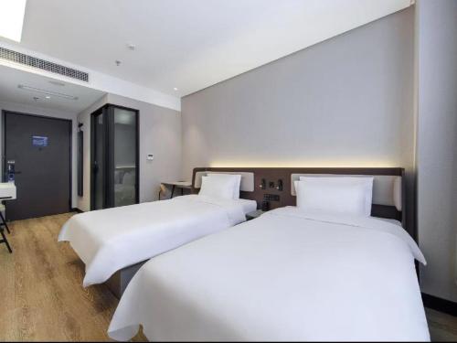 Hanting Hotel Beijing Fangshan Changyang Subway Station in Fangshan District