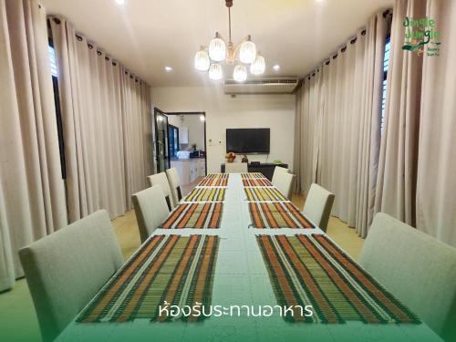 5 bedrooms, 17 beds