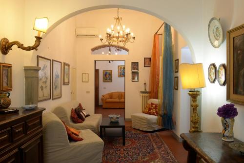 Palazzetto dei Nobili Apartment, Florence