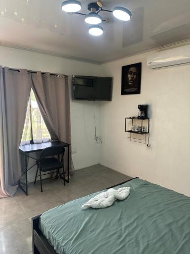 Bob Marley Room, beautiful cabin surrounded by Jungle
