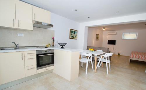 Apartments Put Plokita, Split (photo 4)