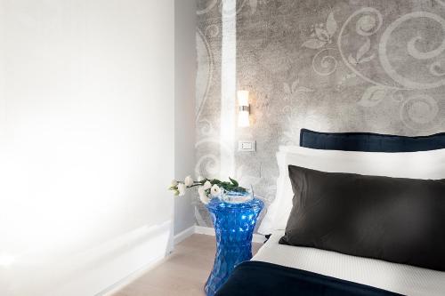 Colosseum Corner - image 7