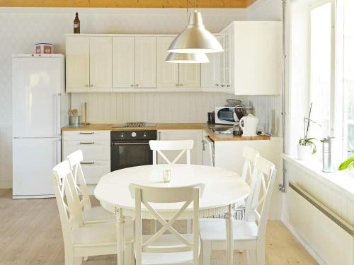 Uitzicht, 6 person holiday home in HOVA-By Traum in Hova