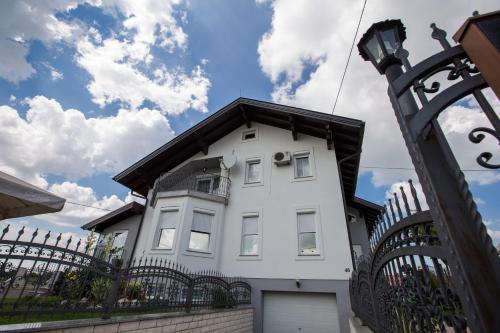  Guesthouse Ikar Zagreb Airport in Velika Gorica