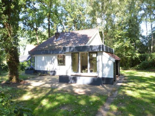 Зовнішній вигляд готелю, Holiday Home in Haaksbergen by Lake in Хаксберген