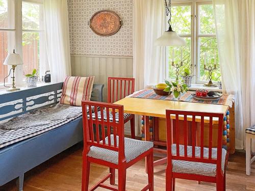 Iekārtas, Idyllic Family Retreat Close to the Sea in Fallo