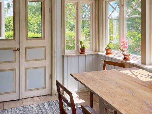 Iekārtas, Idyllic Family Retreat Close to the Sea in Fallo