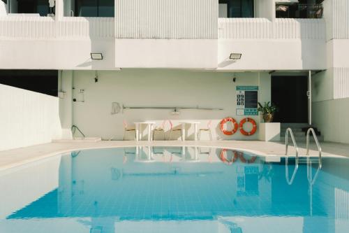 City Silom I King Bed I Sleep 3 I 2 Bedroom - image 13
