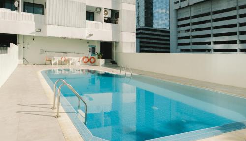 City Silom I King Bed I Sleep 3 I 2 Bedroom - image 14