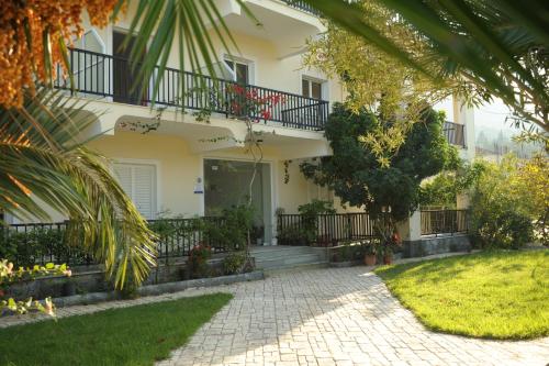  DolphinStudios in Kerion
