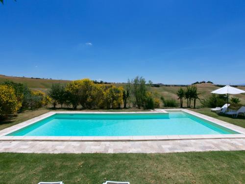  Tuscan Hilltop Farm Stay in Castelnuovo Berardenga