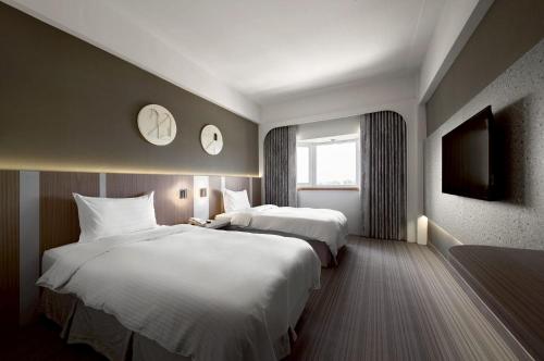 2 twin beds