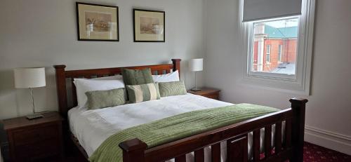 The Corner Hotel Alexandra