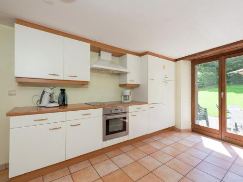 Rustic Cottage in Jevigné, Lierneux (Foto 7)