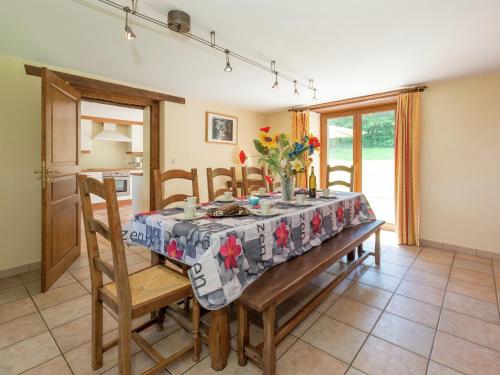 Rustic Cottage in Jevigné, Lierneux (Foto 4)